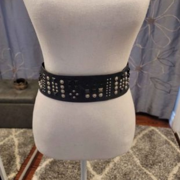 Raina leather belt. - Picture 2 of 8